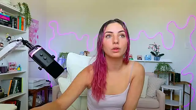 Snapshot of bellabeau chatting on July 9, 4:55 pm bellabeau online show from July 9, 4:55 pm