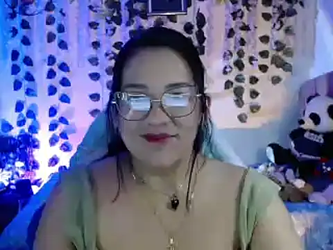 Snapshot of IVYGRETA chatting on July 18, 4:27 am IVYGRETA online show from July 18, 4:27 am