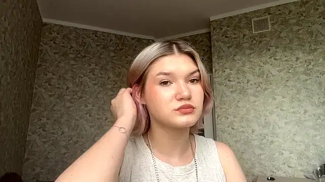 PearlyCafferky online show from July 9, 12:09 pm
