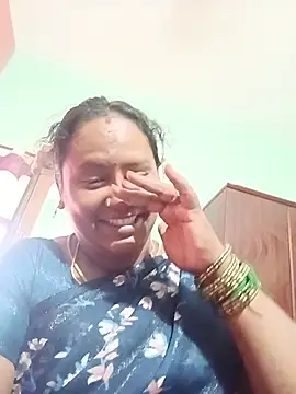 Snapshot of tamilrosegold chatting on July 11, 11:13 am tamilrosegold online show from July 11, 11:13 am