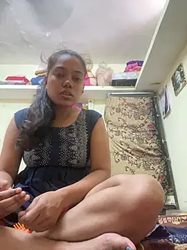 Diamond-girl143 online show from July 14, 9:25 am