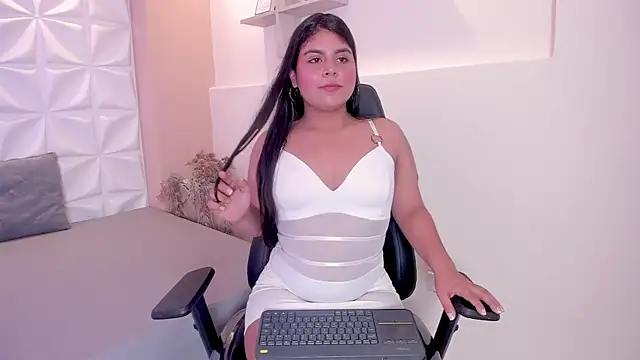 MadisonThompsons  online show from July 13, 12:41 pm