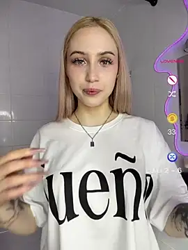 Snapshot of Lilechka_Moon chatting on July 15, 11:48 am Lilechka Moon online show from July 15, 11:48 am