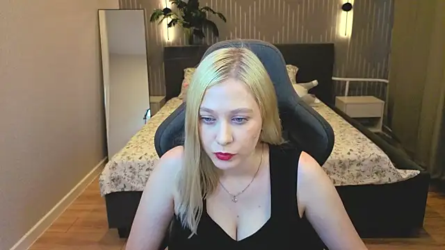 Snapshot of AmeliaxCandy chatting on July 21, 11:56 am AmeliaxCandy online show from July 21, 11:56 am
