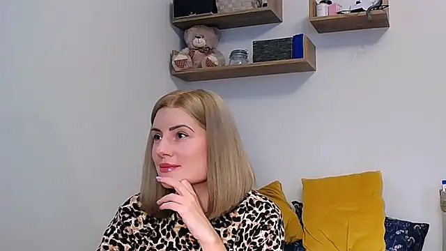 alisenties online show from September 17, 2:08 pm