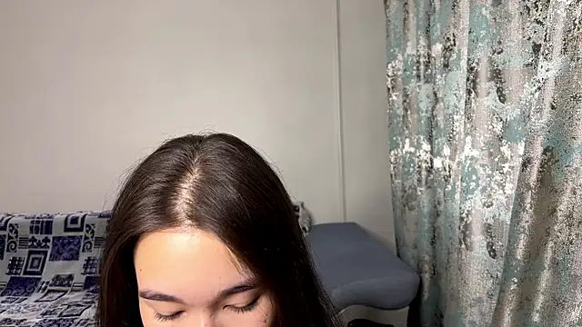 Snapshot of NichollePoque chatting on July 16, 5:13 am NichollePoque online show from July 16, 5:13 am