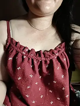 Snapshot of Nganquynh_2k2 chatting on July 14, 5:56 am Nganquynh 2k2 online show from July 14, 5:56 am