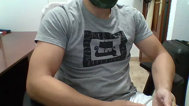 Snapshot of AlexTheFox chatting on July 27, 8:21 am AlexTheFox online show from July 27, 8:21 am
