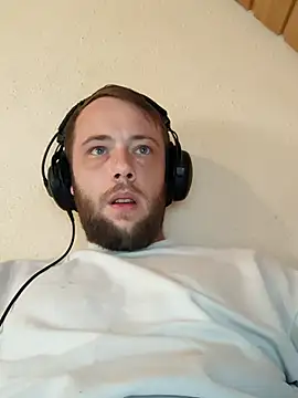llChrisll95 online show from July 16, 9:48 am