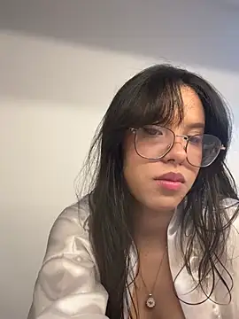 Snapshot of rose_allure1 chatting on July 15, 2:33 pm rose allure1 online show from July 15, 2:33 pm