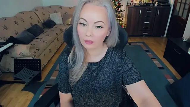 WhitneyLynn online show from January 4, 7:34 am