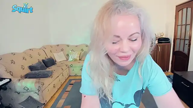 WhitneyLynn online show from March 15, 6:36 am