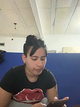 Snapshot of nenasmalass chatting on July 14, 10:26 pm nenasmalass online show from July 14, 10:26 pm