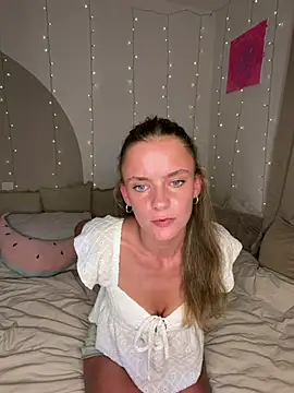 Snapshot of Stella_Rosee chatting on July 17, 6:35 pm Stella Rosee online show from July 17, 6:35 pm