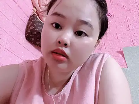 Snapshot of Minee99 chatting on July 17, 8:32 am Minee99 online show from July 17, 8:32 am