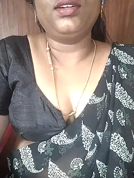 Snapshot of Tamil_hot_Shalini chatting on July 19, 10:08 am Tamil hot Shalini online show from July 19, 10:08 am