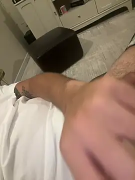 Snapshot of Andrea_bomba chatting on July 17, 7:41 pm Andrea bomba online show from July 17, 7:41 pm