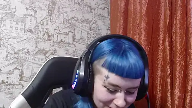 AracelySaleado online show from July 24, 4:05 pm