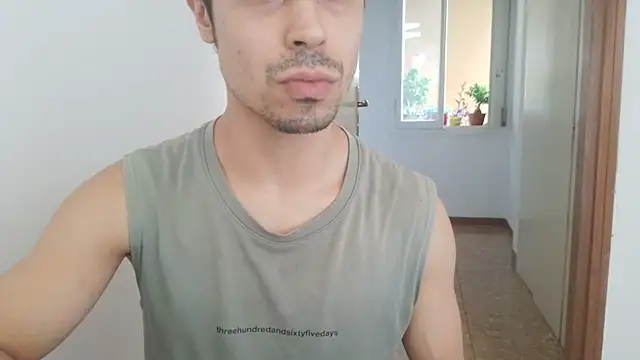 Snapshot of pablito23cm chatting on July 19, 3:27 pm pablito23cm online show from July 19, 3:27 pm