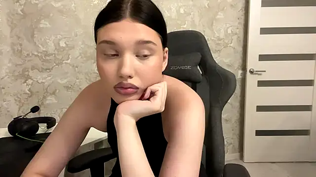 LilyTouch online show from July 28, 7:15 am