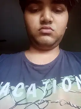 Snapshot of desianshu chatting on August 1, 12:37 pm desianshu online show from August 1, 12:37 pm