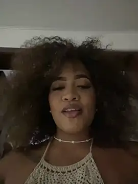 Snapshot of riri_brunnete chatting on February 21, 4:13 am riri brunnete online show from February 21, 4:13 am