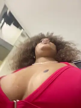 Snapshot of riri_brunnete chatting on February 25, 4:11 am riri brunnete online show from February 25, 4:11 am