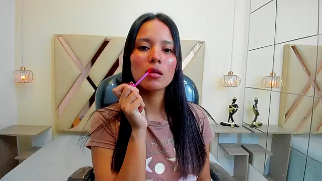 Snapshot of Ivonne_Latina chatting on July 23, 8:07 pm Ivonne Latina online show from July 23, 8:07 pm
