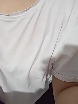 Snapshot of leyla_980 chatting on July 29, 7:34 pm leyla 980 online show from July 29, 7:34 pm