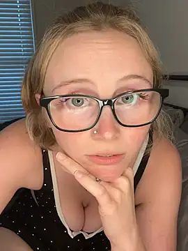 Kat peachyy26 online show from July 23, 11:13 pm