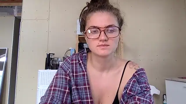 Snapshot of Santaris chatting on July 25, 10:13 am Santaris online show from July 25, 10:13 am