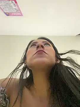 Snapshot of Lia-1212 chatting on July 25, 1:52 pm Lia-1212 online show from July 25, 1:52 pm