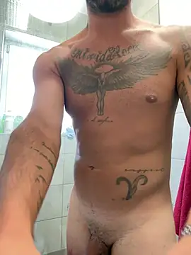 Snapshot of Maximus913 chatting on July 24, 12:25 pm Maximus913 online show from July 24, 12:25 pm