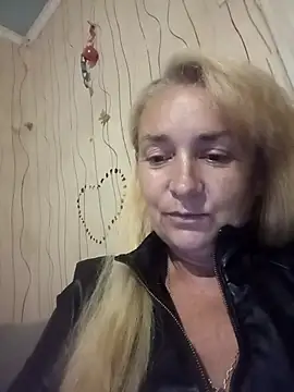 Snapshot of Bliss4532 chatting on July 30, 8:19 pm Bliss4532 online show from July 30, 8:19 pm