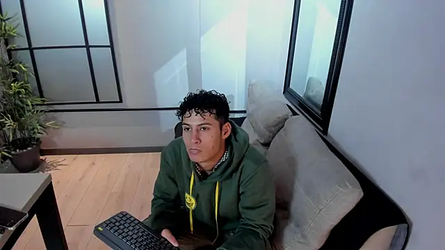 angelsilva  online show from July 25, 11:52 am
