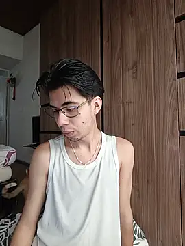 Snapshot of Nicolas_moon chatting on August 4, 6:10 pm Nicolas moon online show from August 4, 6:10 pm