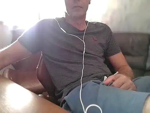 Snapshot of trebor600 chatting on July 28, 6:42 am trebor600 online show from July 28, 6:42 am