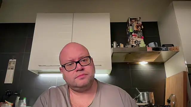 theitalianbear online show from December 23, 12:35 am