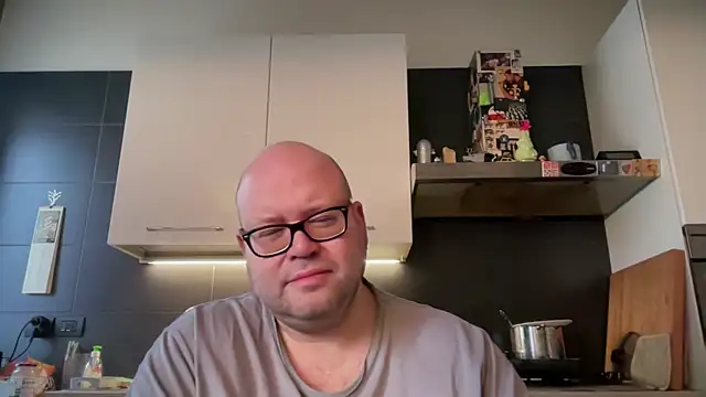 theitalianbear online show from December 23, 1:45 pm