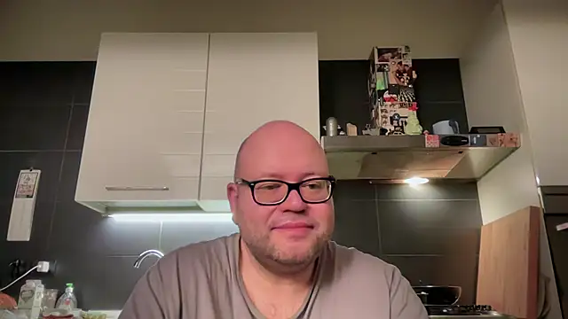 theitalianbear online show from February 7, 3:01 am