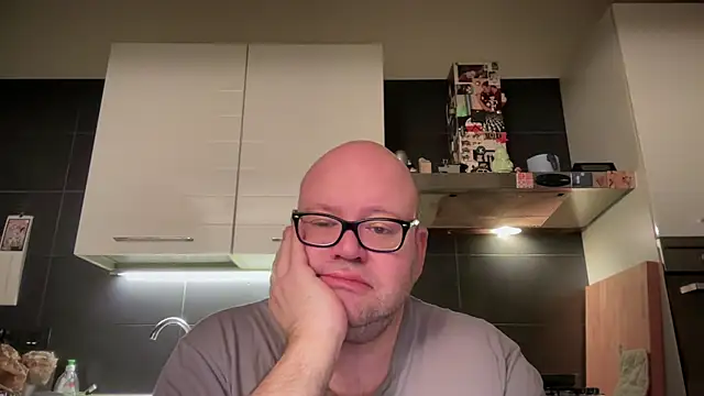 theitalianbear online show from March 15, 1:08 am