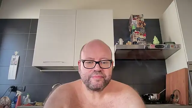 theitalianbear online show from September 17, 11:01 am