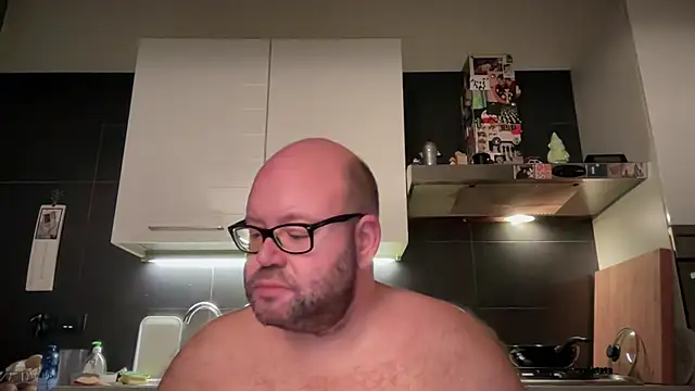 theitalianbear online show from September 18, 2:57 am