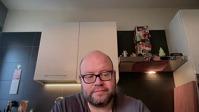 theitalianbear online show from February 10, 7:12 am