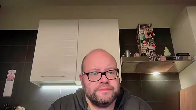 theitalianbear online show from February 11, 5:34 am