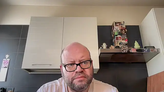 theitalianbear online show from April 9, 8:31 am