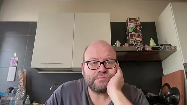 theitalianbear online show from April 15, 1:07 pm