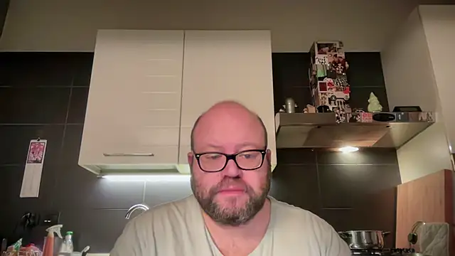 Snapshot of theitalianbear chatting on April 22, 3:20 am theitalianbear online show from April 22, 3:20 am