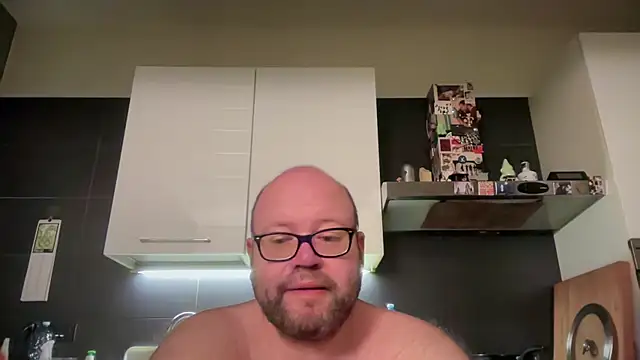 Snapshot of theitalianbear chatting on May 15, 11:56 pm theitalianbear online show from May 15, 11:56 pm