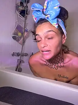 CreamBee69 online show from August 5, 5:32 am